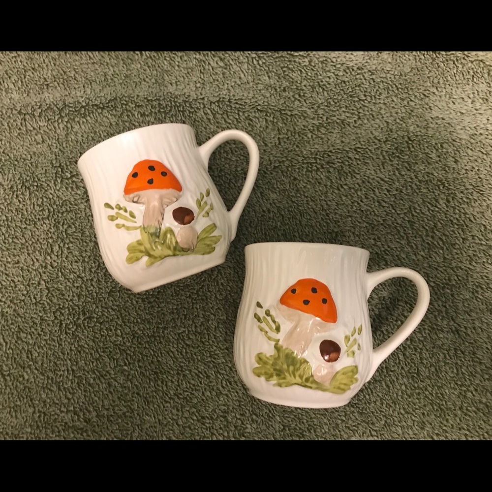 2 vintage mushroom mugs